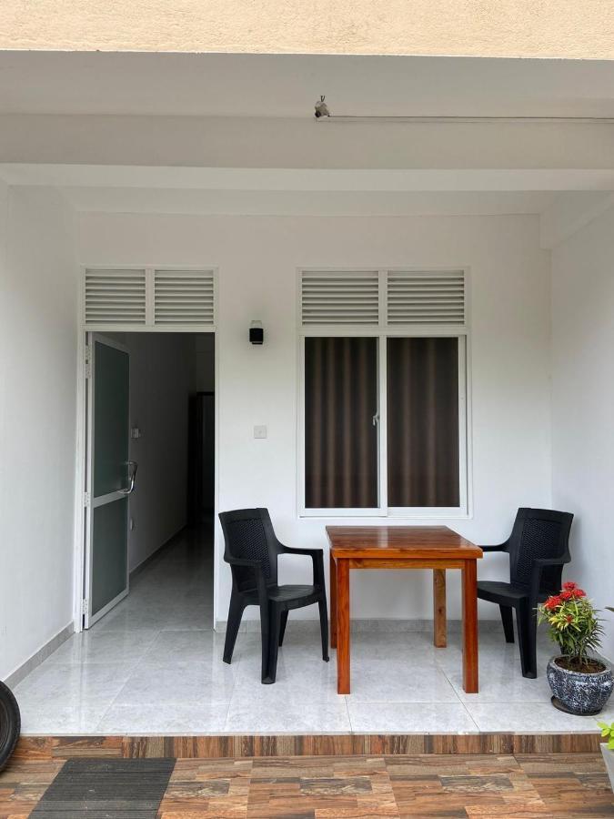 Senarathna Guest House Weligama Exterior photo